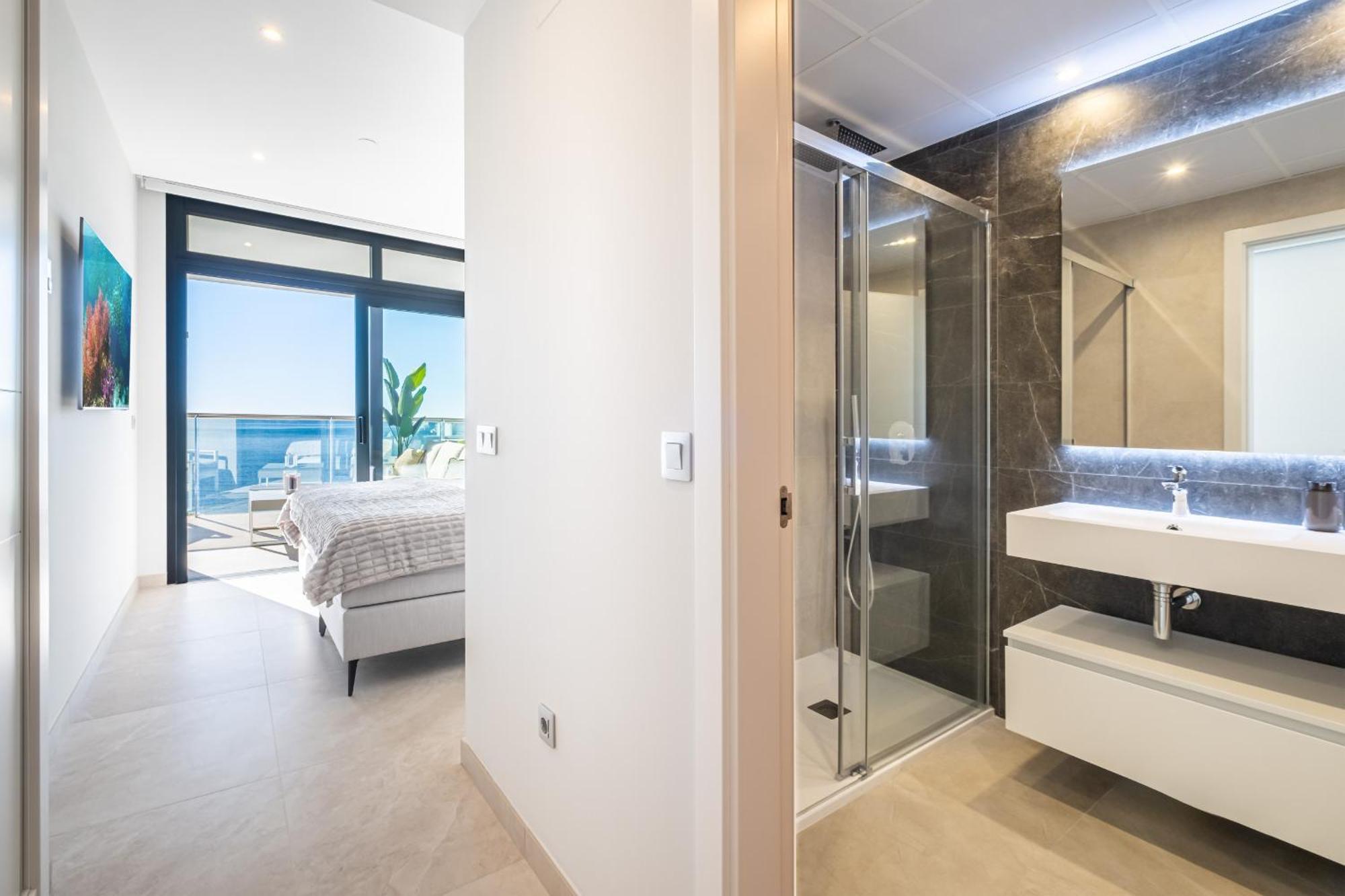 בנידורם Sunset Cliffs Deluxe Apartment 6133 Poniente Beach מראה חיצוני תמונה
