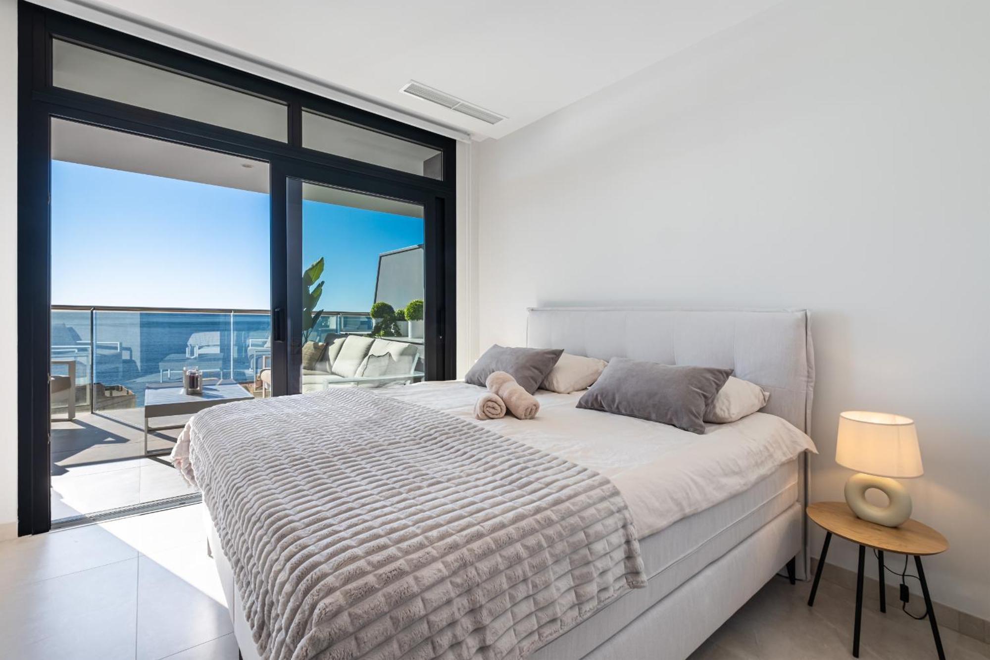 בנידורם Sunset Cliffs Deluxe Apartment 6133 Poniente Beach מראה חיצוני תמונה
